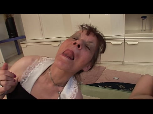 ❤️ Tvær ömmur og einn afi eiga þríeyki ❤❌ Bara klám á klám is.sex-porntube.ru