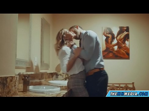 ❤️ Þegar busty ljóska tælir þig á almenningssalerni ❤❌ Bara klám á klám is.sex-porntube.ru